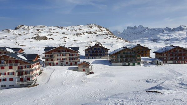 Should Ski Resorts Be More Responsible for Avalanche Safety