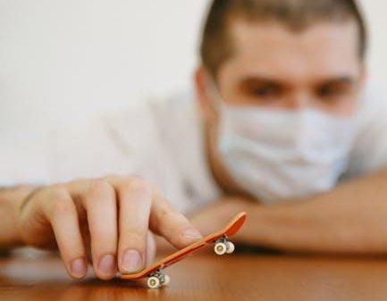 How to prevent hand and wrist injuries while skateboarding
