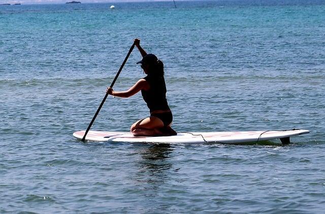 How to prevent cramps while paddling out in surfing