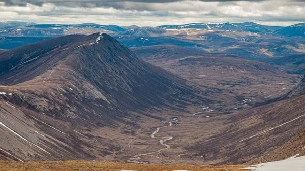 Explore the Best Mountain Biking Routes in the Scottish Highlands