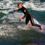 How to choose the right wetsuit thickness for cold water surfing