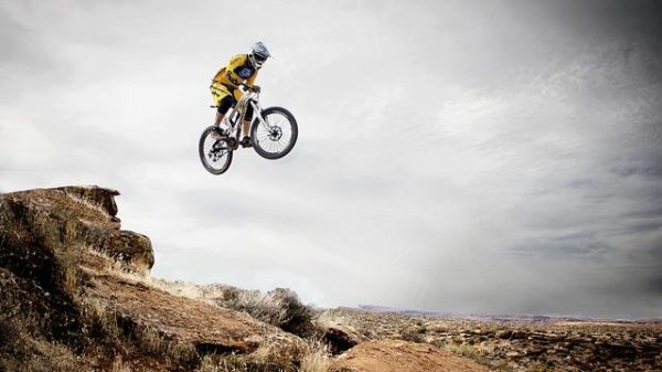 How to increase speed in mountain biking downhill trails