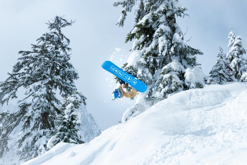 How to safely land jumps in snowboarding for beginners