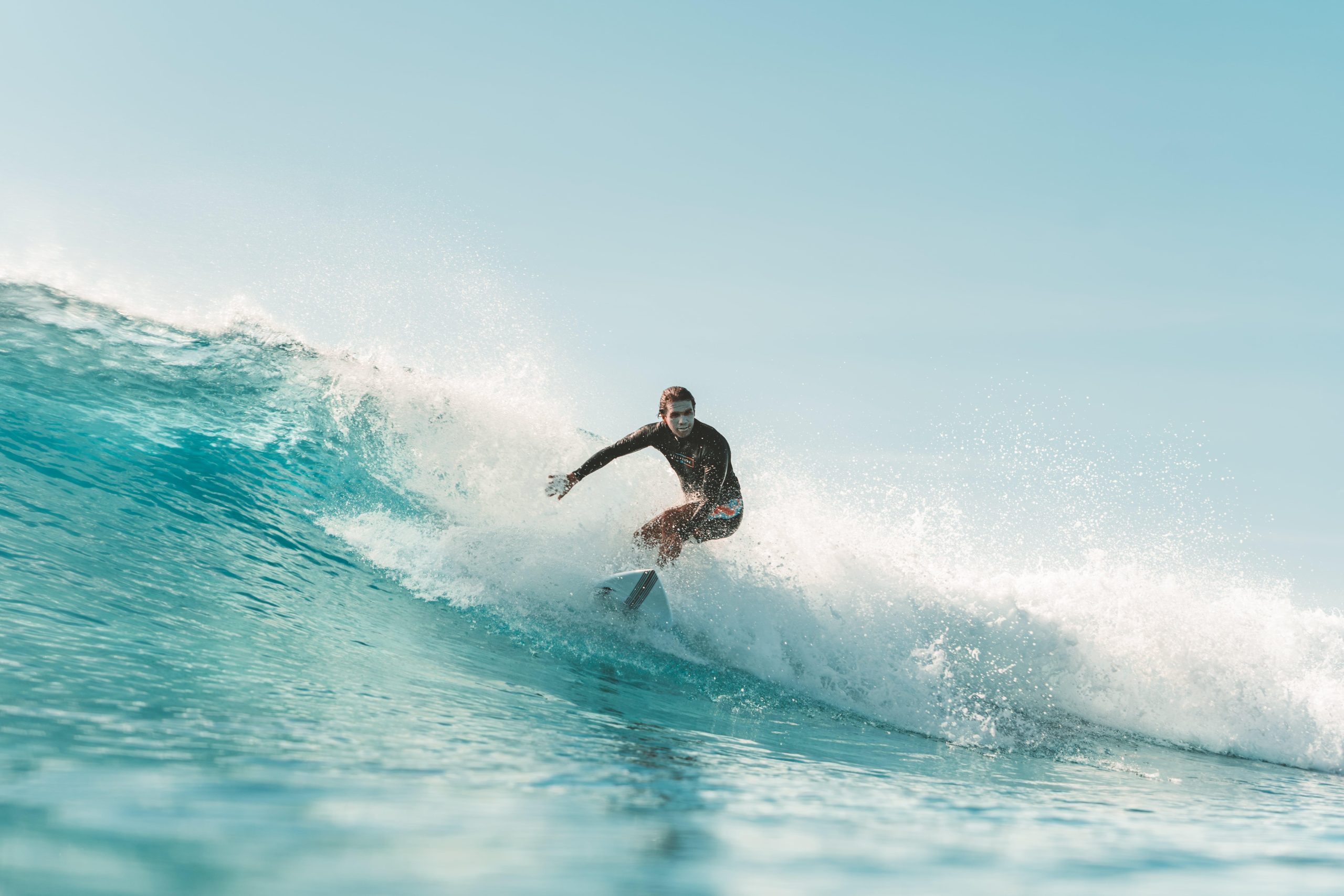 Advanced Surfing Techniques for Riding Steep Waves