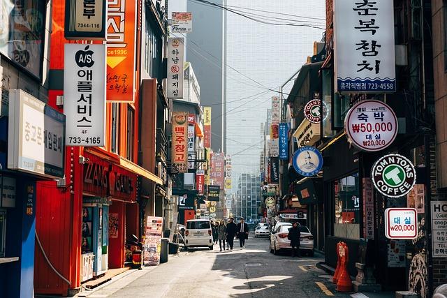Gear Up and Glide: Insider Tips for Your South Korean Snowboarding Adventure