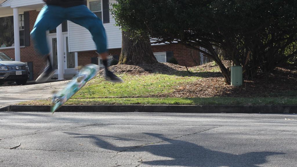 Step-by-Step Breakdown of the Kickflip Motion