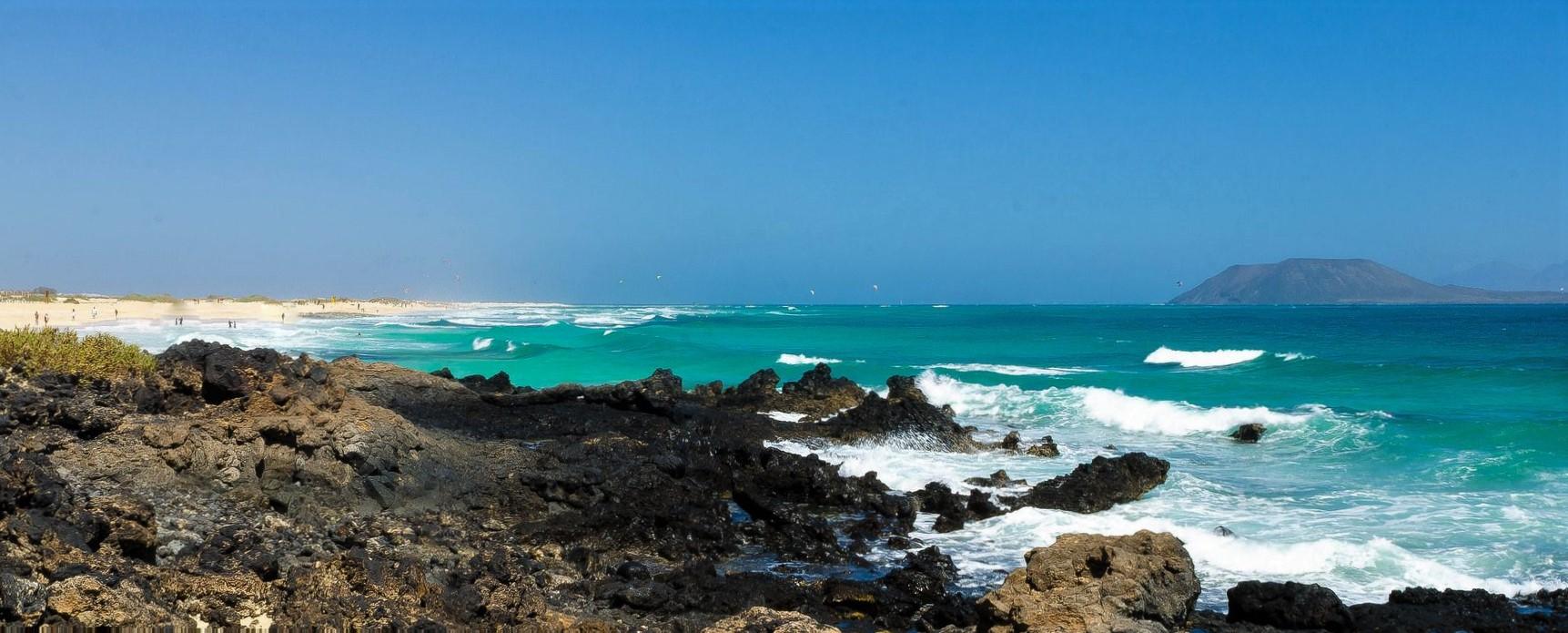 Where Warm Waters Meet Easy Waves Top Destinations for Novices