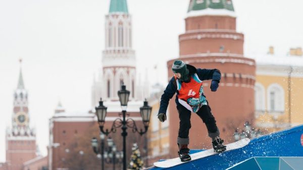 The Easiest Snowboarding Tricks to Learn First