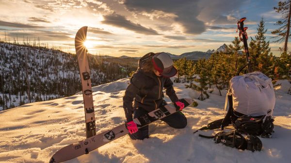 Should Backcountry Snowboarding Be More Regulated for Safety Reasons