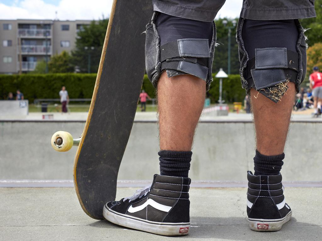 How to Protect Your Knees While Skateboarding