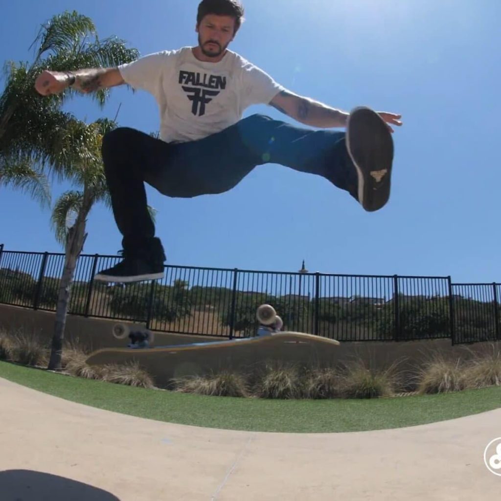 How to Learn the Heelflip in Skateboarding