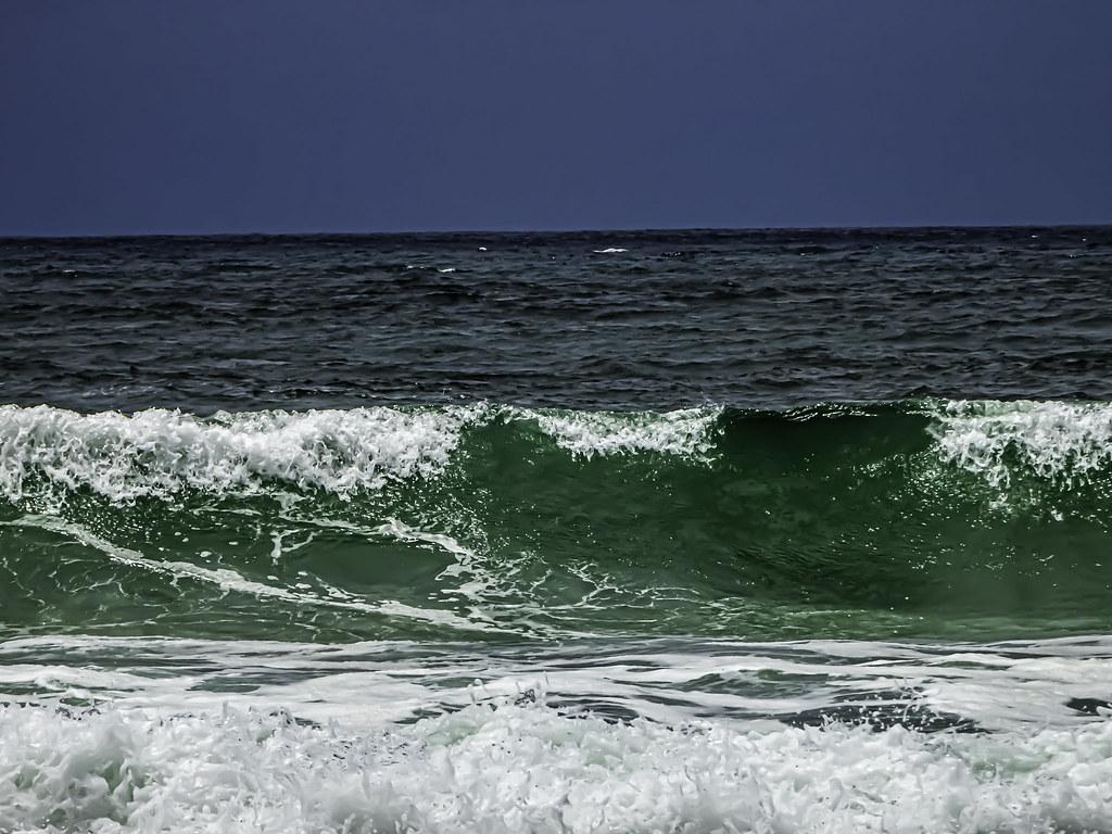 Local Wisdom: Insider Tips for Tackling Giant Swells