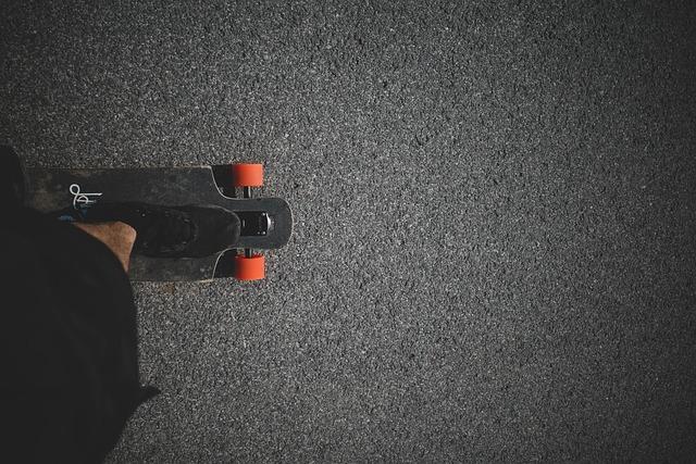 Key Features to Consider When Selecting a Beginner-Friendly Longboard