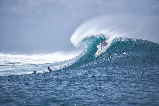 The Mystical Allure of Balis Uluwatu Breaks