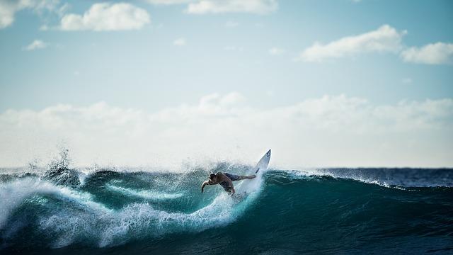 Essential Techniques for Riding Challenging Waves