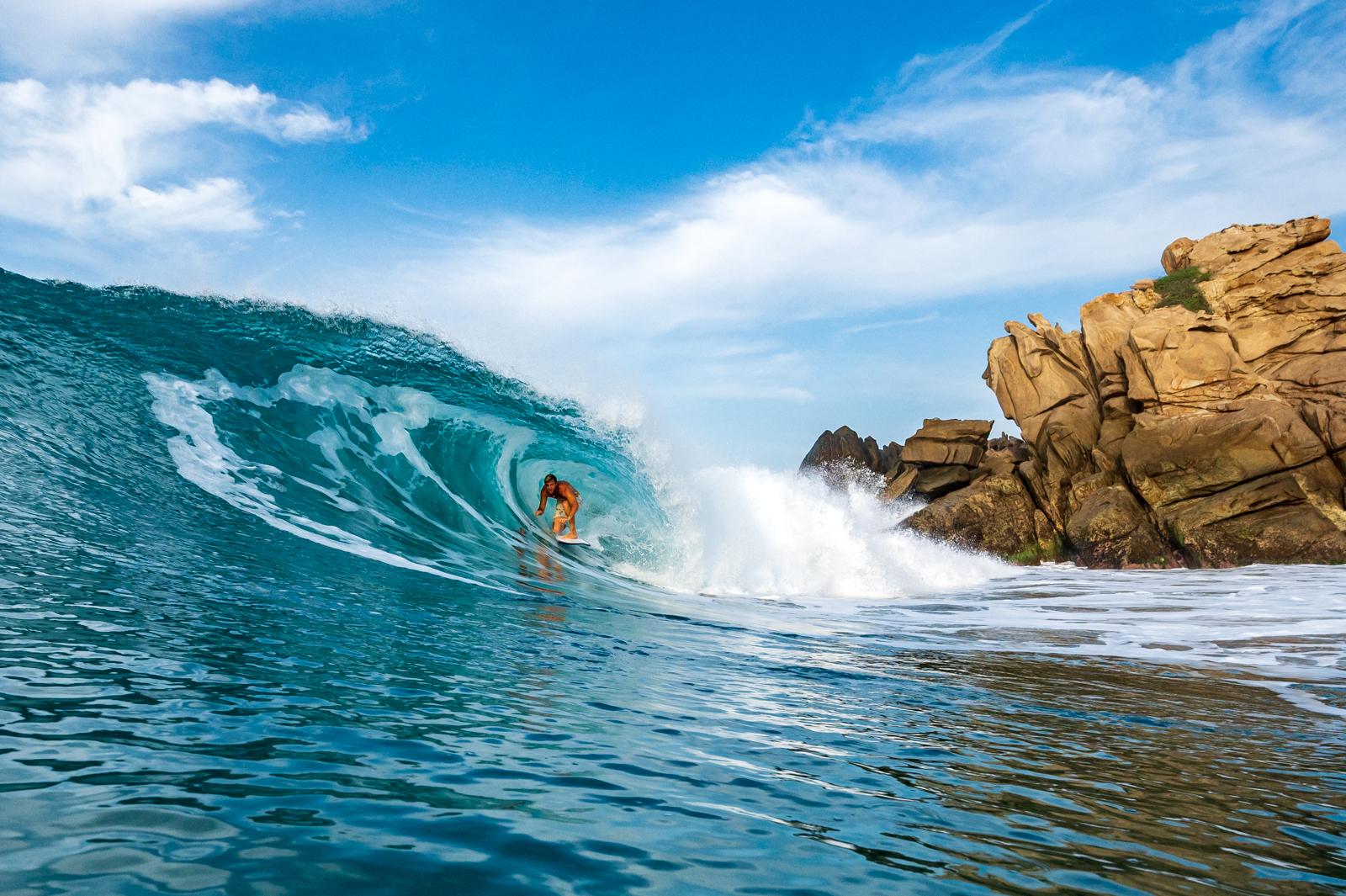 Ride the Perfect Wave: Expert Tips for Surfing Mexicos Coastline